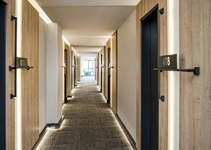 Smart By Point Hotell 4*